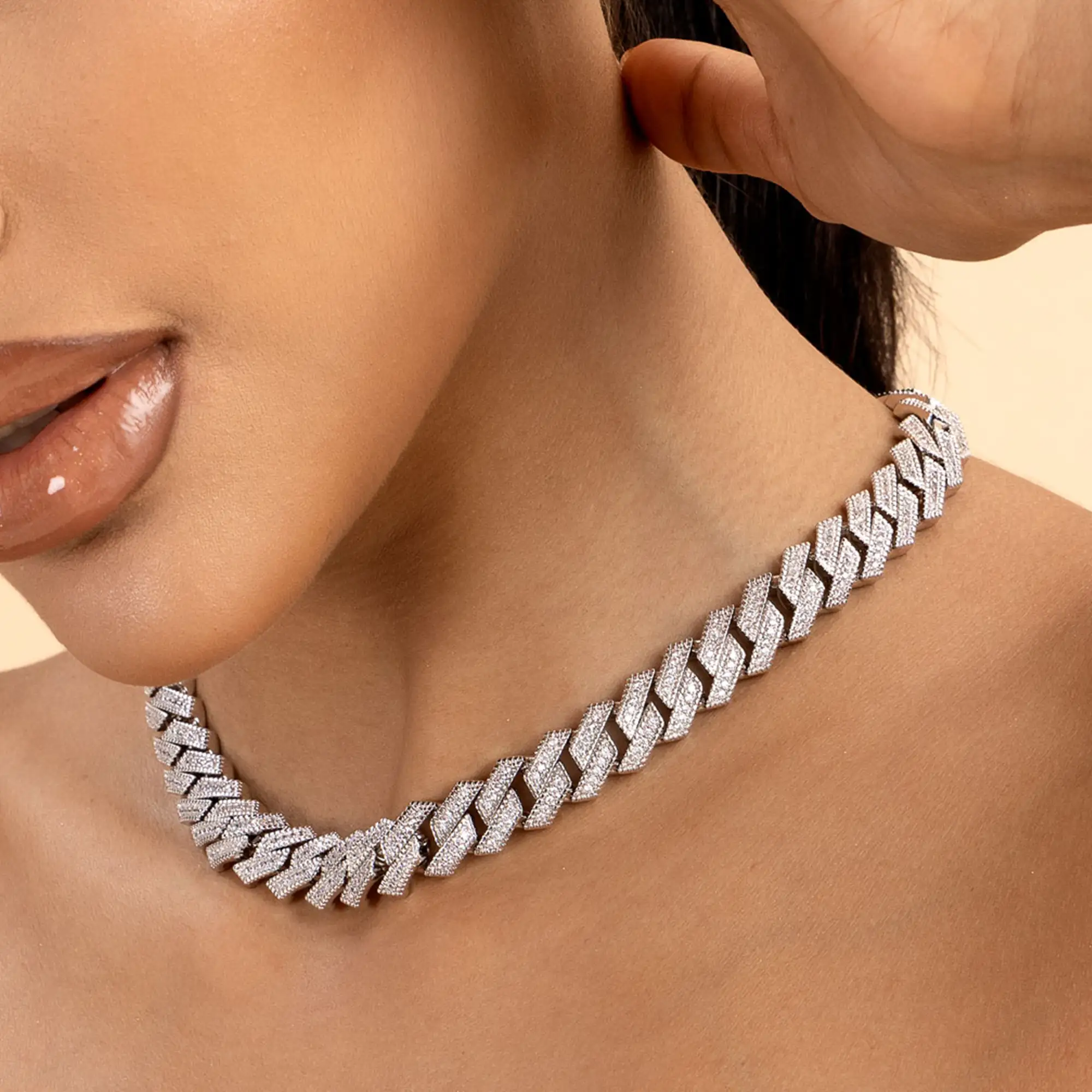 12mm Halo Round Cut Prong Cuban Link Chain - Image 3