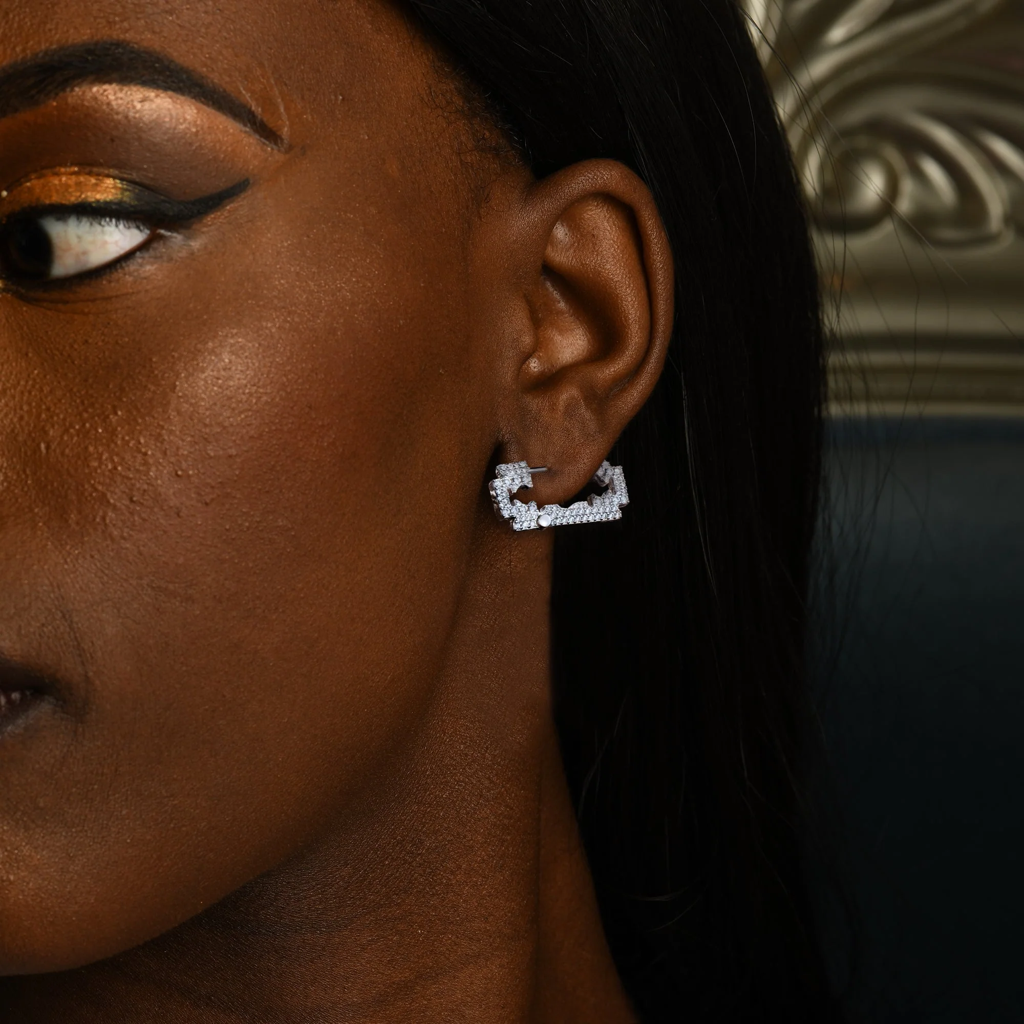 S925 Iced Bold Blade Earring - Image 3