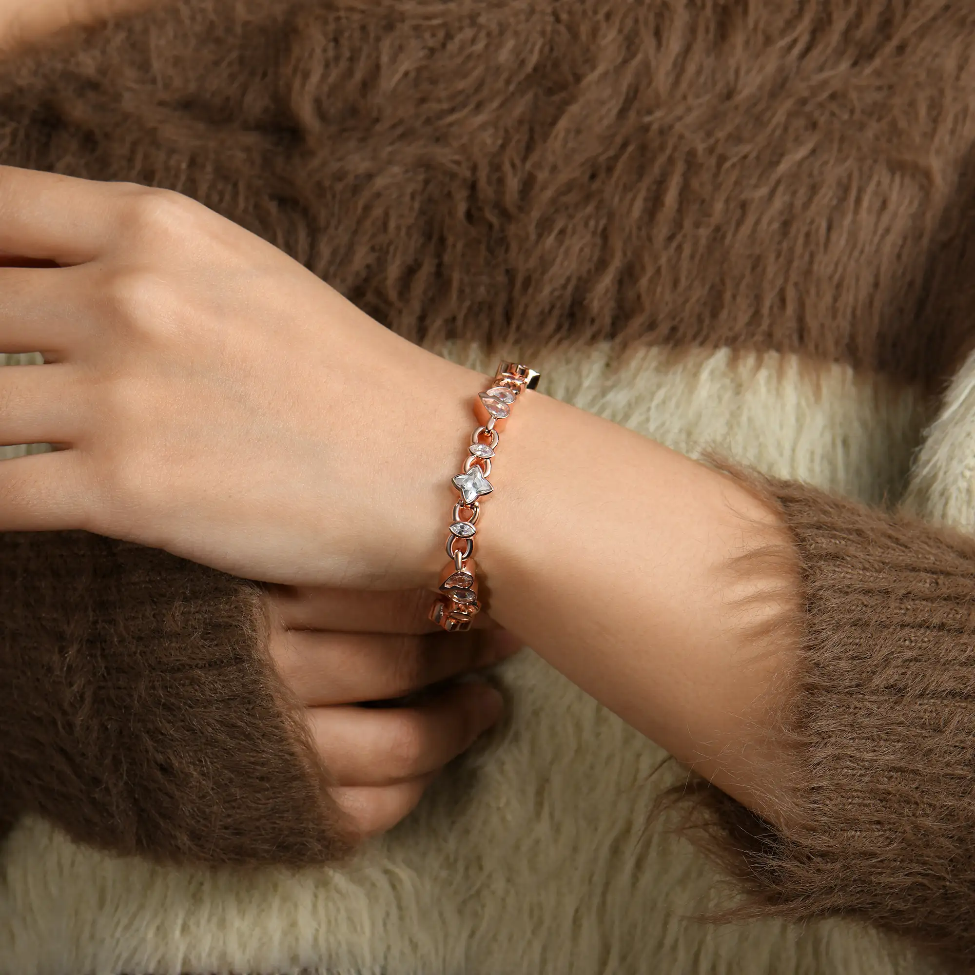Radiant Hearts Entwined Bracelet - 8mm - Image 3
