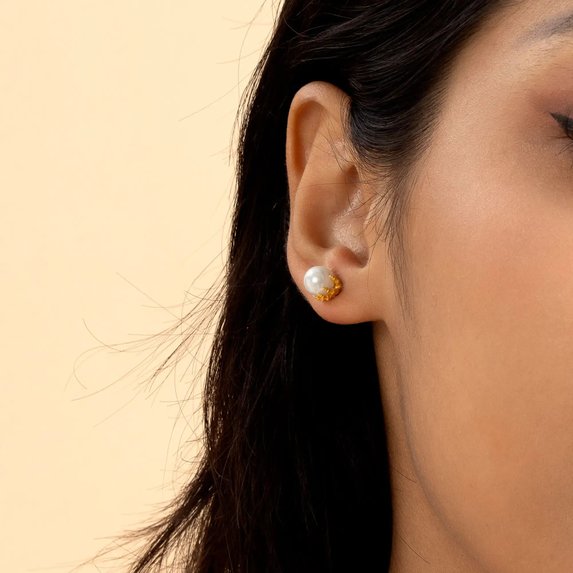 S925 WONG Dragon Pearl Stud Earring - Image 3